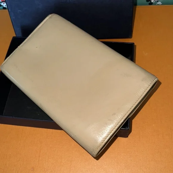 Authentic Prada wallet - Picture 4 of 12